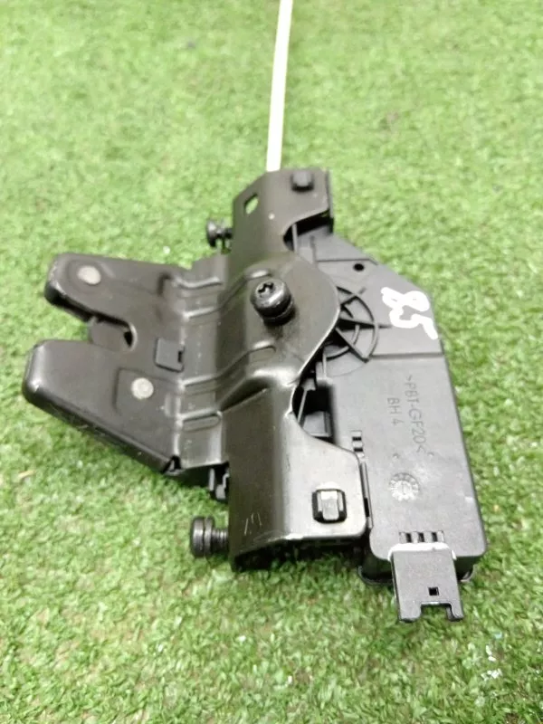 Замок багажника