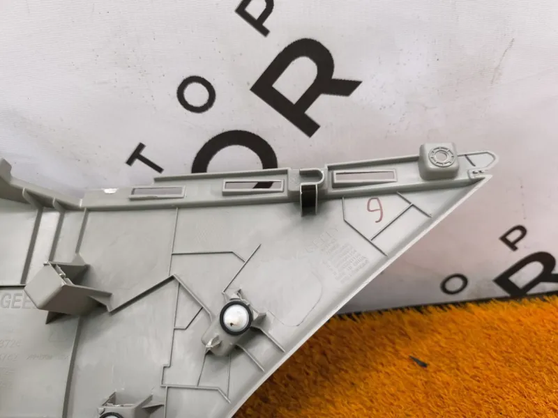 Накладка на стойку кузова