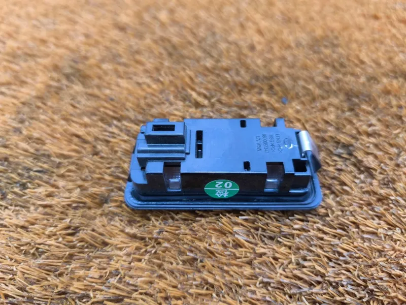 Плафон подсветки багажника