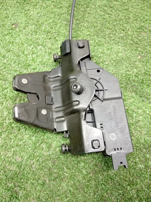 Замок багажника