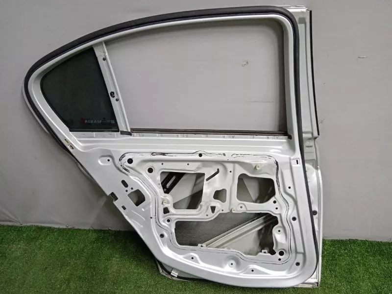 Дверь BMW 3-Series 2006 41007203647 E90, задняя левая