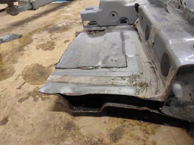 Порог с центральной стойкой Chery Tiggo 4 PRO 2023 502000843AAADYJ SQRE4G15C, правый