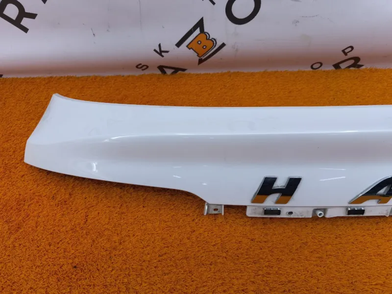 Накладка крышки багажника