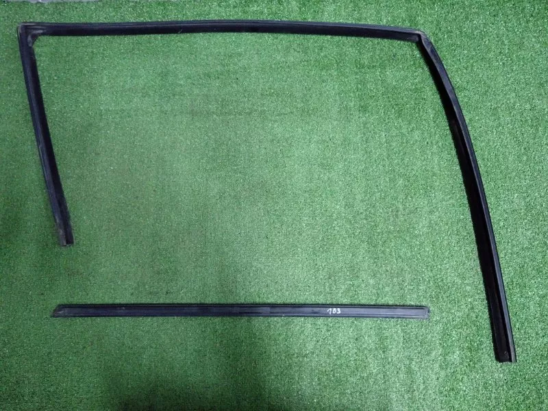 Уплотнитель стекла двери