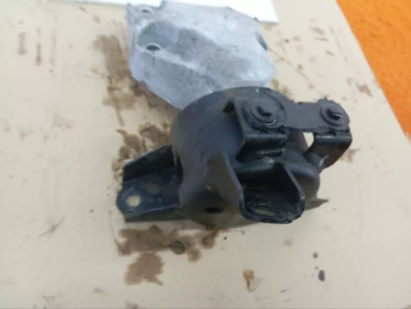 Опора двигателя