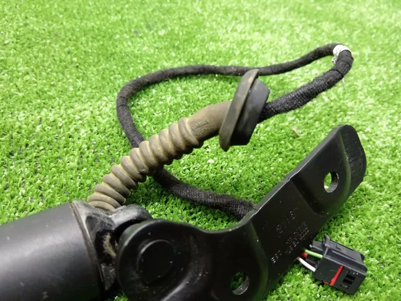 Привод крышки багажника