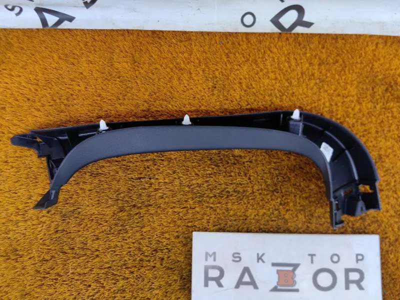 Обшивка двери багажника