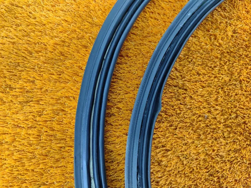 Уплотнитель багажника