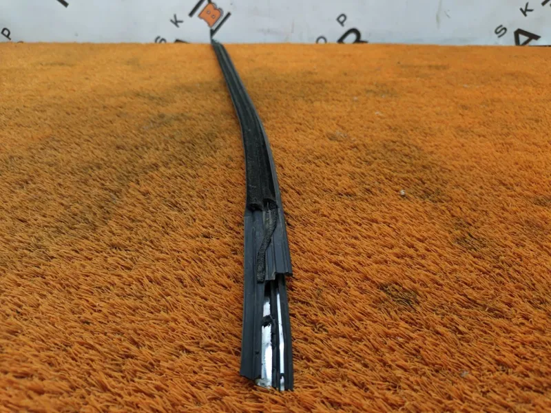 Молдинг стекла