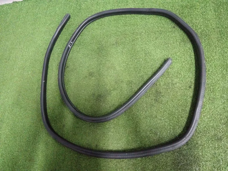 Уплотнитель проема двери