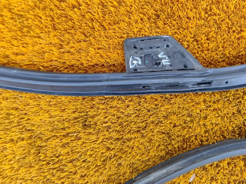 Уплотнитель двери