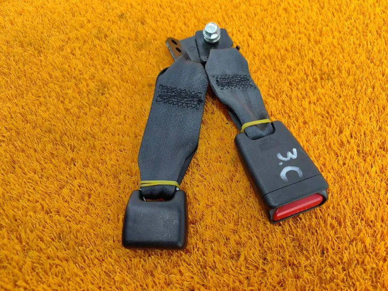 Ответная часть ремня безопасности