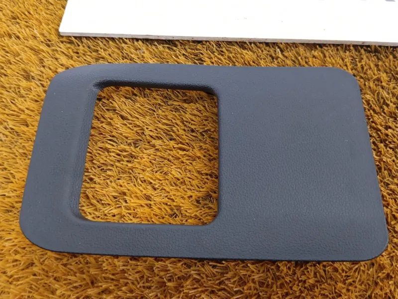 Крышка блока предохранителей