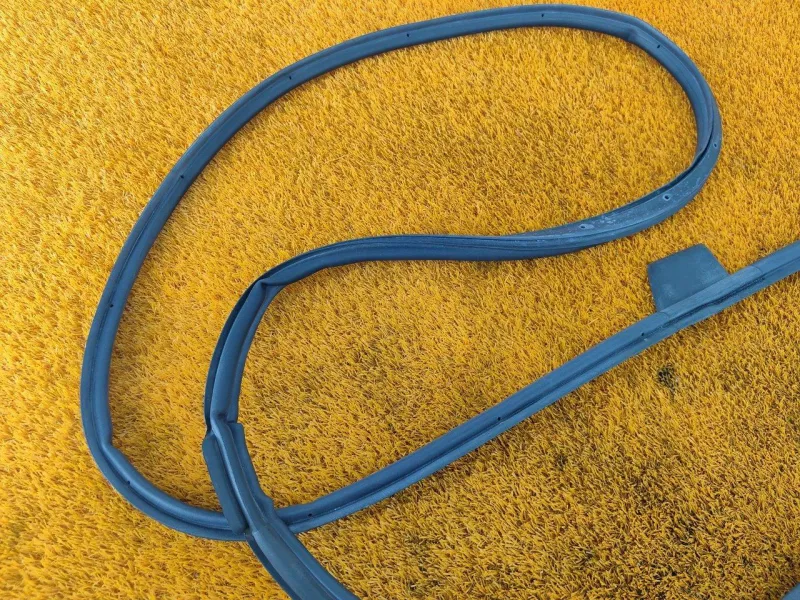 Уплотнитель двери