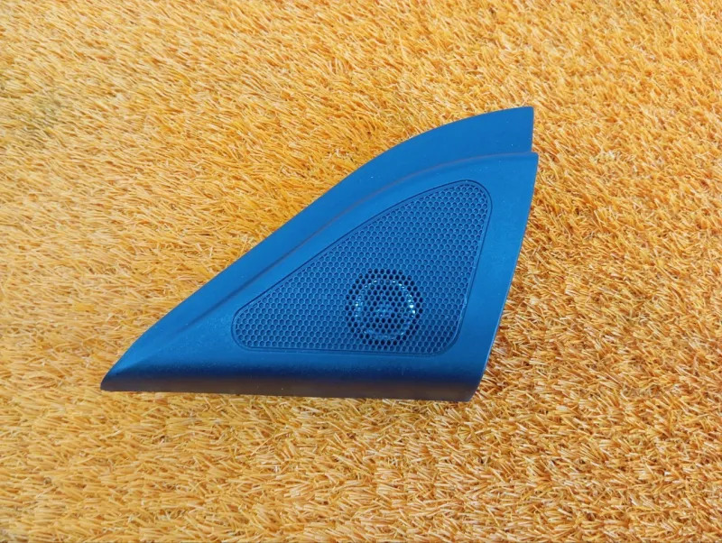 Уголок двери