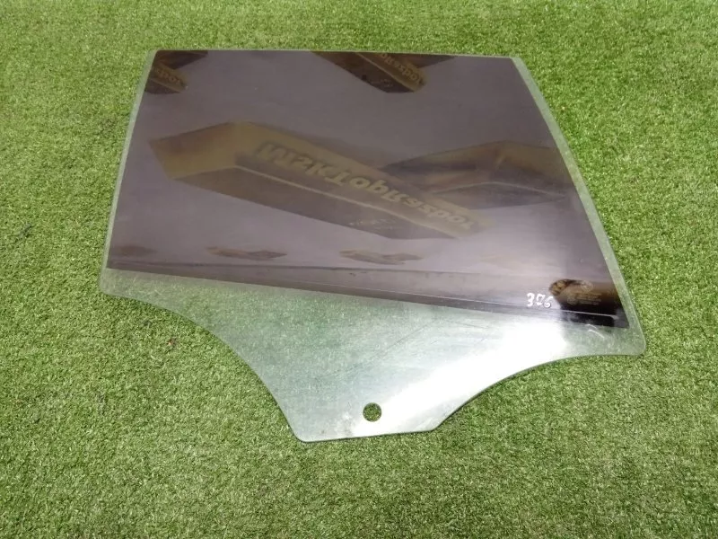 Стекло двери BMW X1 2010 51372993822 E84, заднее правое