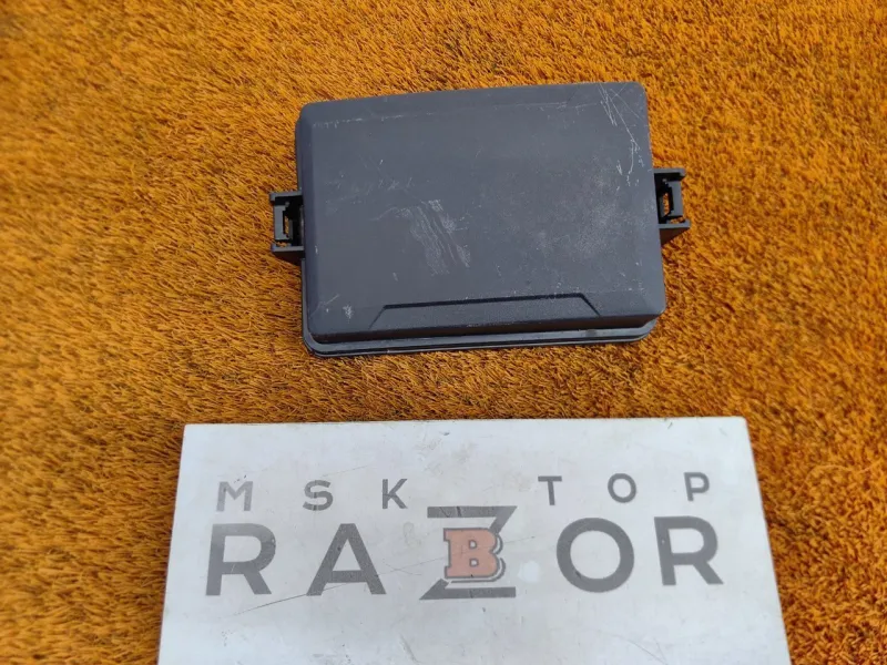 Крышка блока предохранителей