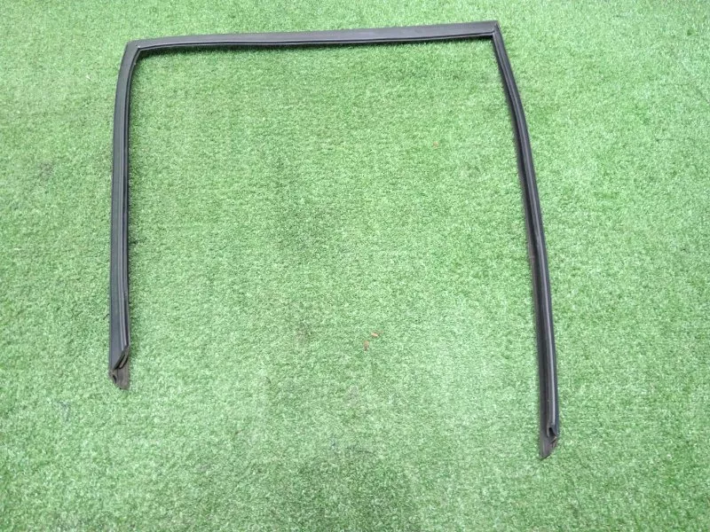 Уплотнитель стекла двери