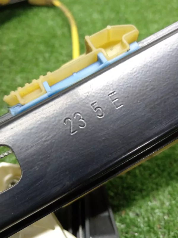 Стеклоподъемник Audi A4 2010 8K0837462E B8, передний правый