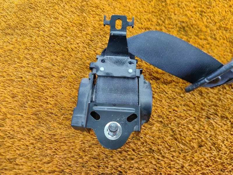 Ремень безопасности