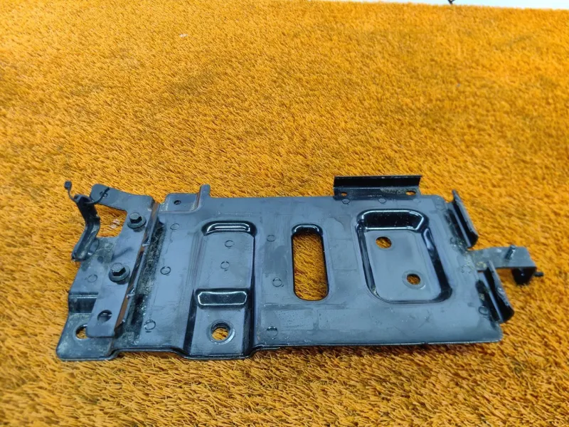 Кронштейн АКБ