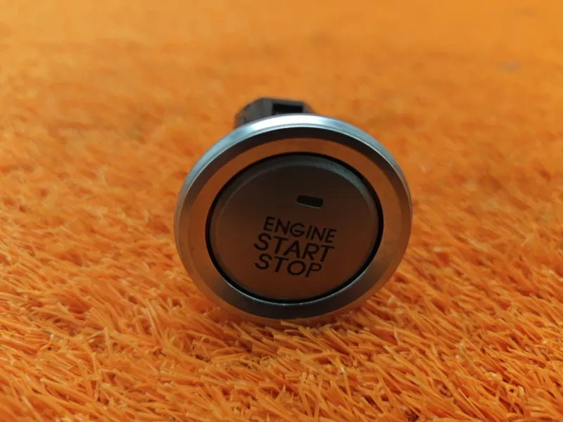 Кнопка запуска двигателя