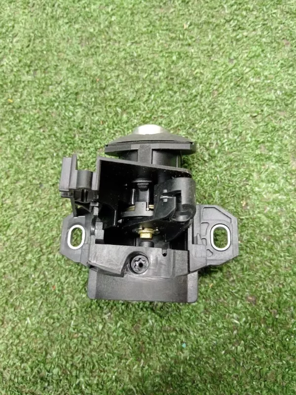 Личинка замка багажника