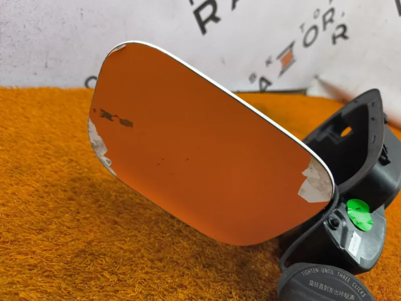 Лючок Бензобака