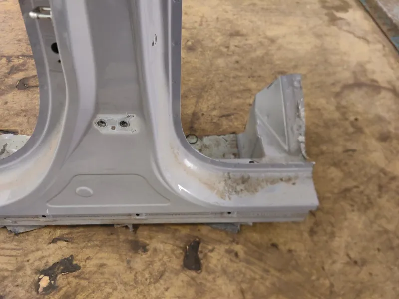 Порог с центральной стойкой