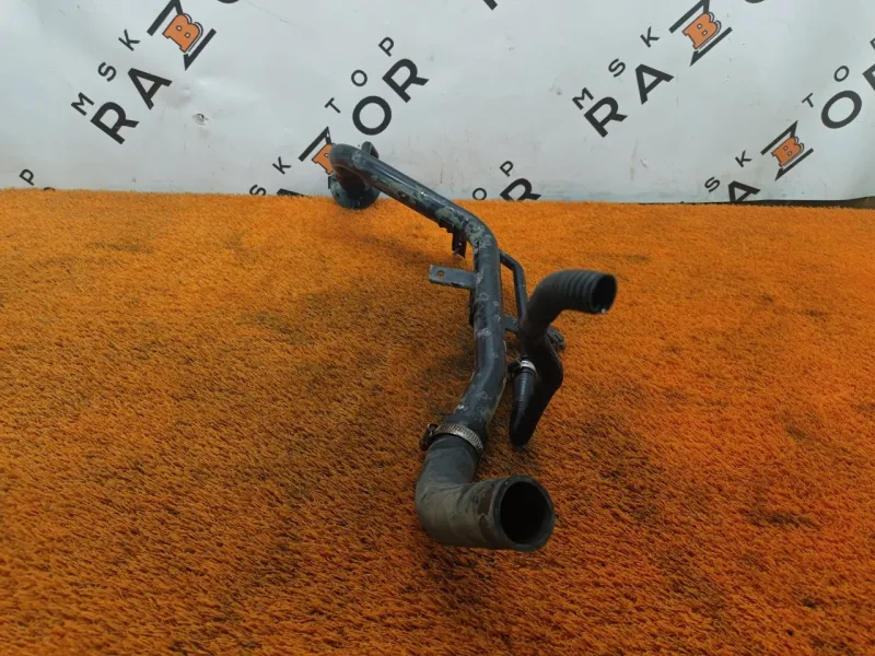 Горловина топливного бака