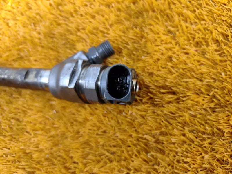 Форсунка топливная BMW 5-Series 2019 13538514148 G30 B47D20A