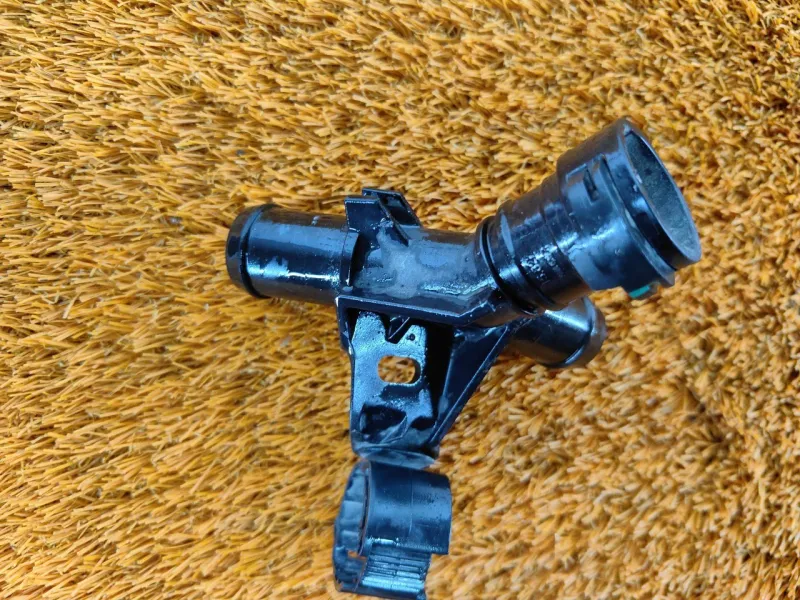 Тройник системы охлаждения