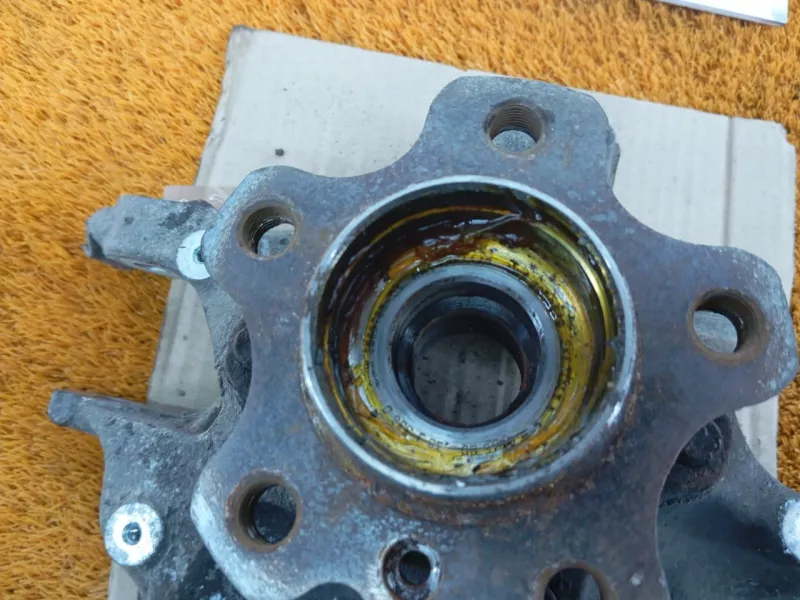 Кулак поворотный