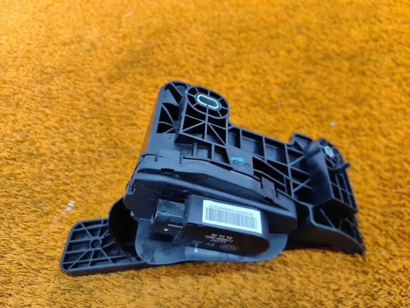 Педаль газа