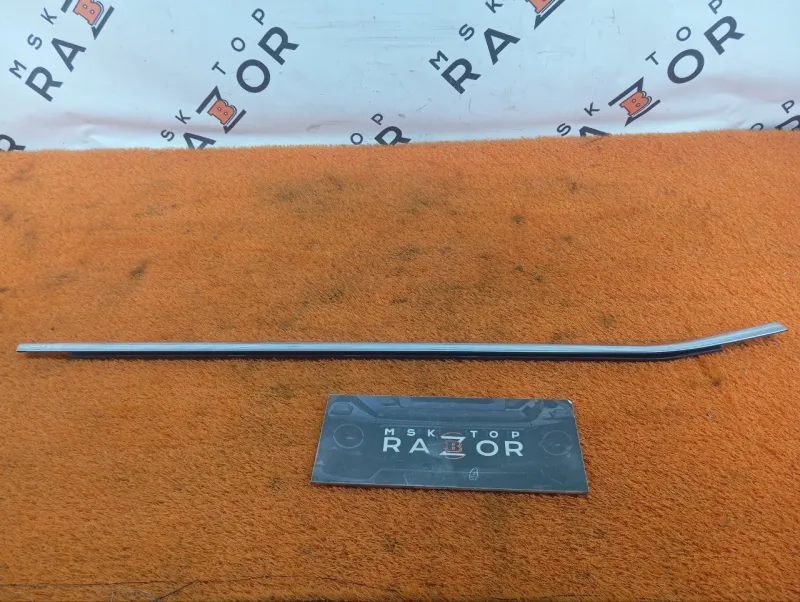 Молдинг стекла