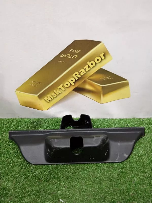 Накладка замка багажника