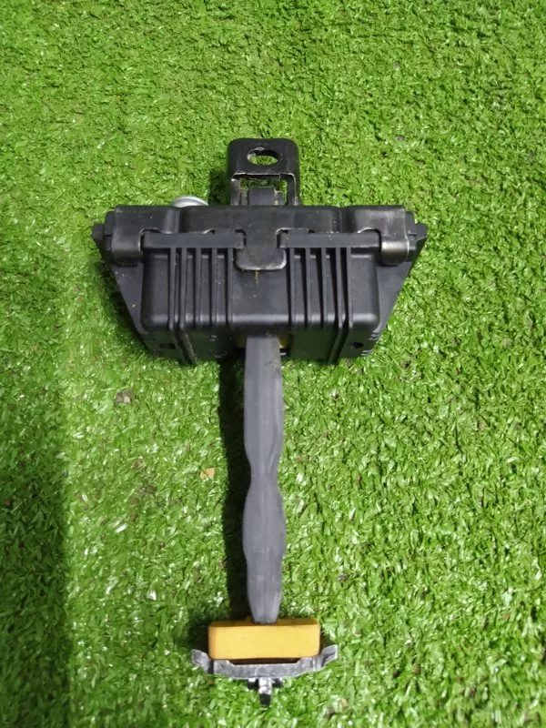 Ограничитель двери