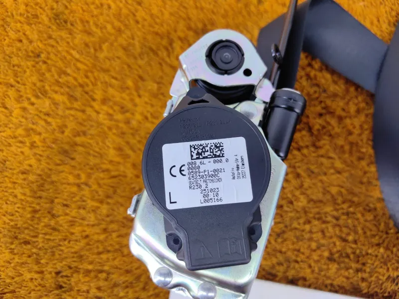 Ремень безопасности