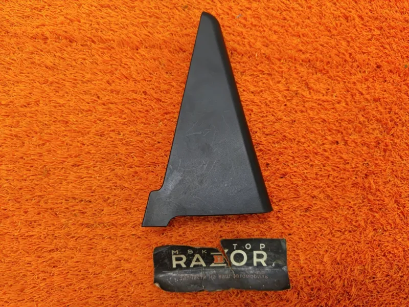 Уголок двери