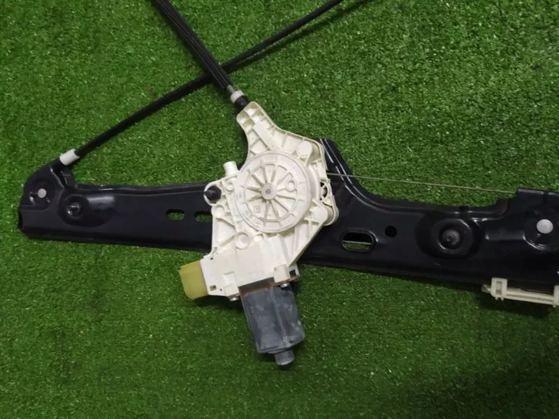 Стеклоподъемник BMW 3-Series 2005 51337140588 E90, передний правый