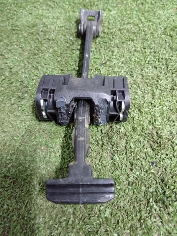 Ограничитель двери