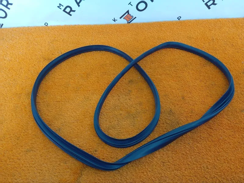 Уплотнитель проема двери