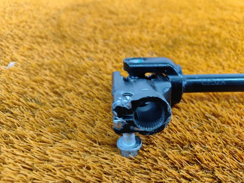 Рулевой карданчик