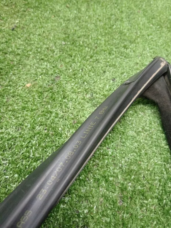 Уплотнитель стекла двери