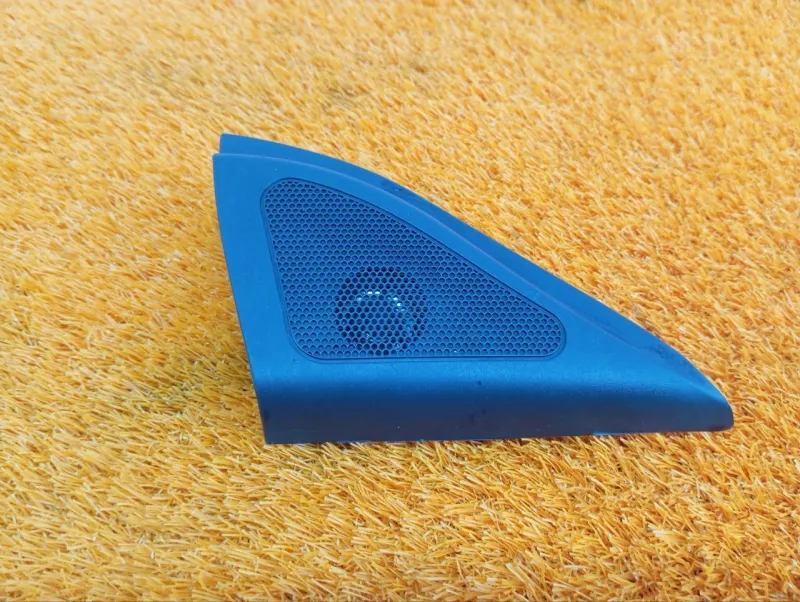 Уголок двери