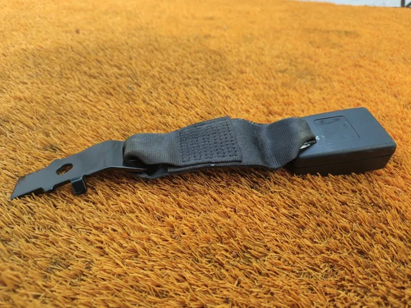 Ответная часть ремня безопасности