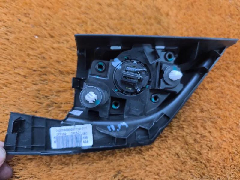 Уголок двери