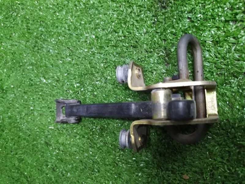 Ограничитель двери