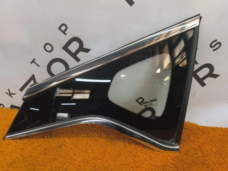 Форточка задняя