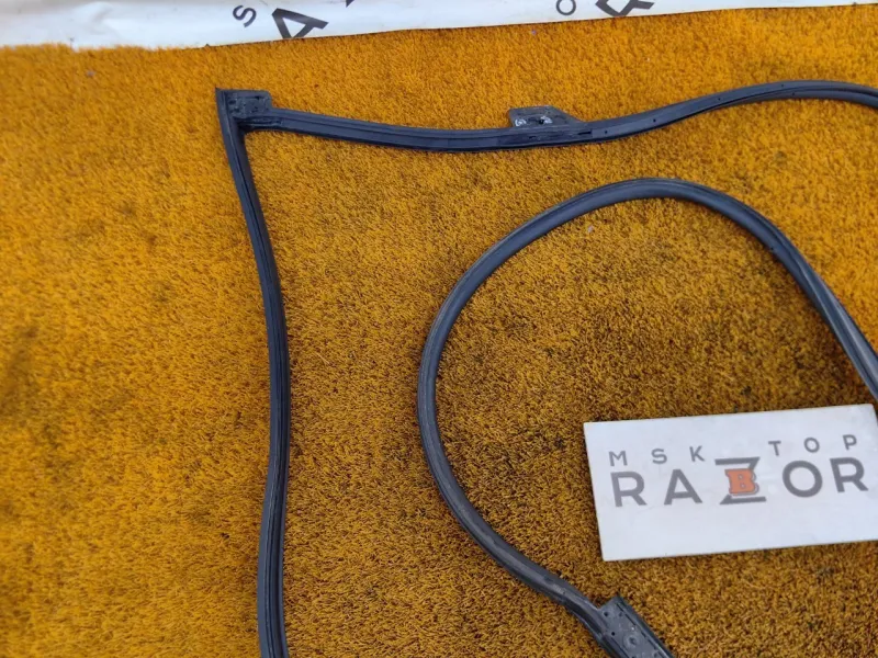 Уплотнитель двери